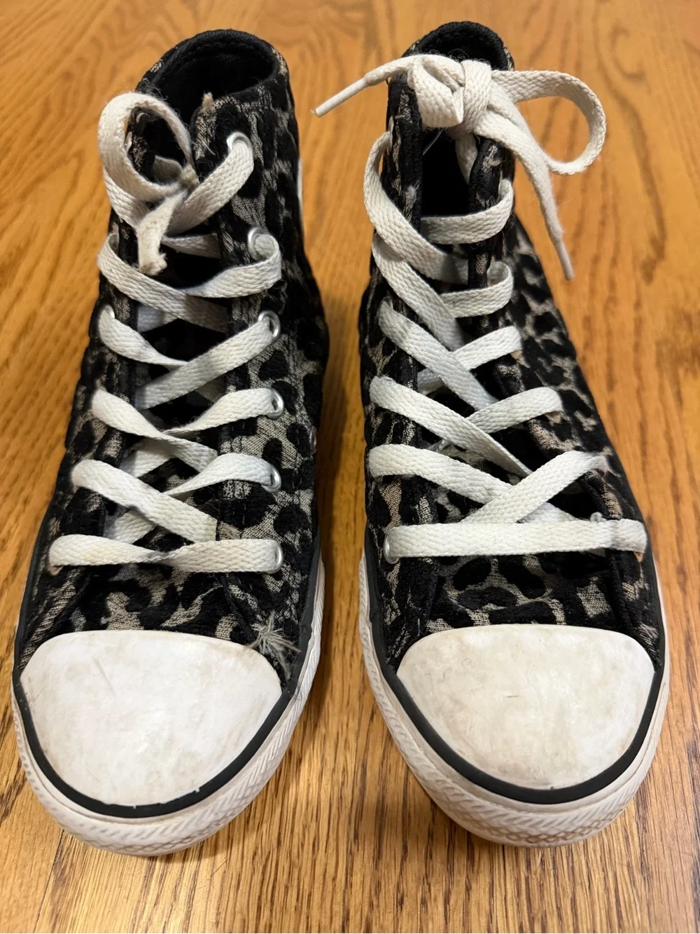 Converse Kids High-Top Sneakers in Black and White Leopard Print